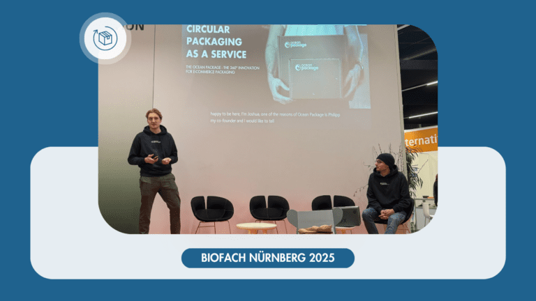 Joshua Linn und Philip Mayer von Ocean Package präsentieren auf der Biofach Nürnberg 2025 ihr nachhaltiges Mehrwegsystem für die Intralogistik.