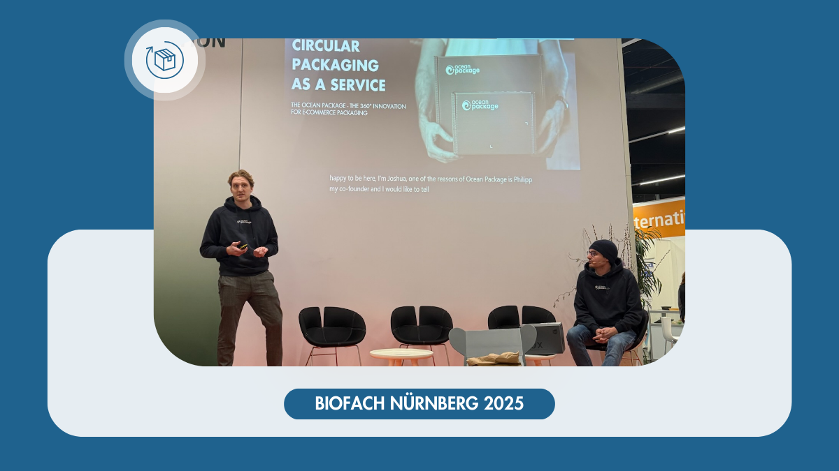 Joshua Linn und Philip Mayer von Ocean Package präsentieren auf der Biofach Nürnberg 2025 ihr nachhaltiges Mehrwegsystem für die Intralogistik.